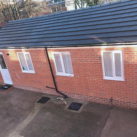 Flat 1 - Entire Modern Studio With En-Suite And Free Parking Close To Qmc, City Centre & Notts Uni Nottingham Kültér fotó