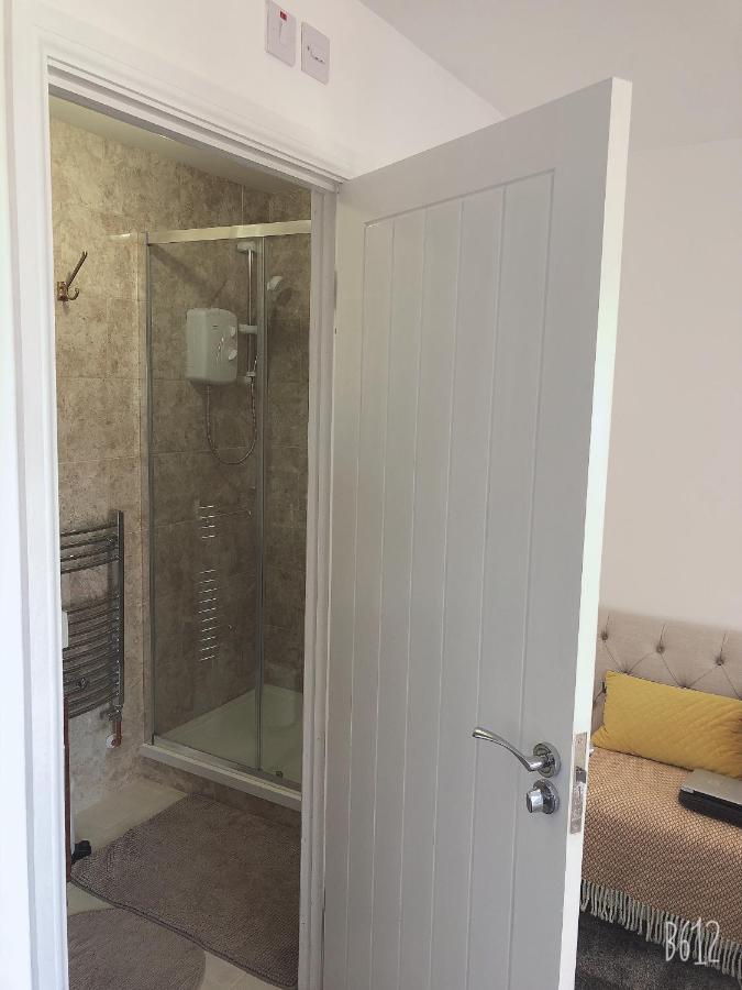 Flat 1 - Entire Modern Studio With En-Suite And Free Parking Close To Qmc, City Centre & Notts Uni Nottingham Kültér fotó